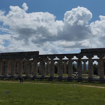 Chiaro Di Luna - Appartamento Luna Crescente Paestum Esterno foto